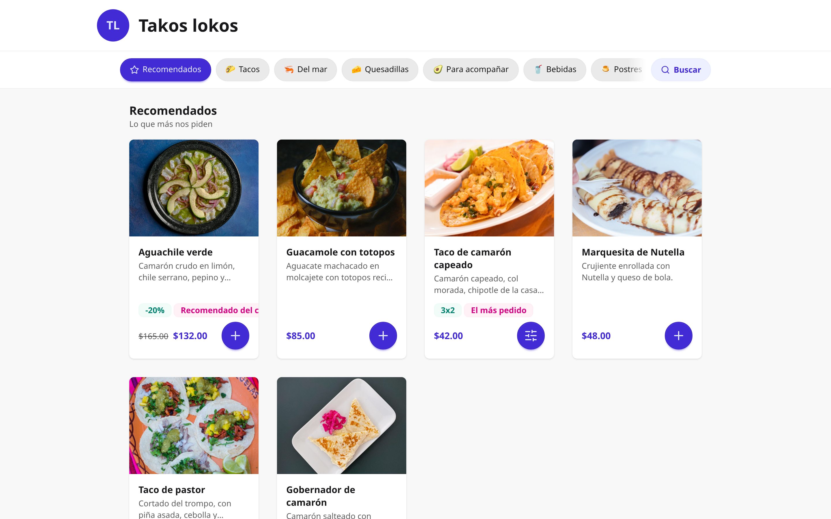 El menú en modo kiosco en una pantalla grande: las categorías arriba y los platillos con foto, precio y botón para agregar