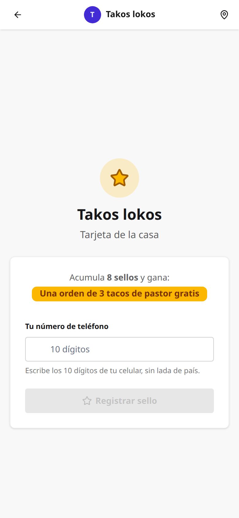 Tarjeta de lealtad en el teléfono del cliente, con sus puntos y lo que puede canjear